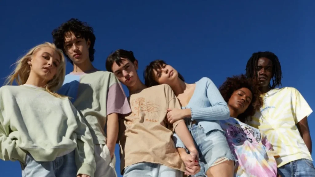 Gender-neutral silhouettes - fashion will erase gender definitions